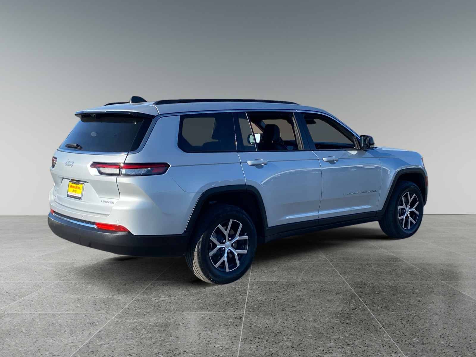 2024 Jeep Grand Cherokee L Limited photo 5