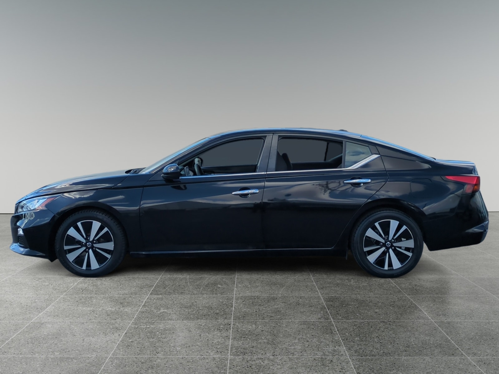 2022 Nissan Altima 2.5 SV photo 2