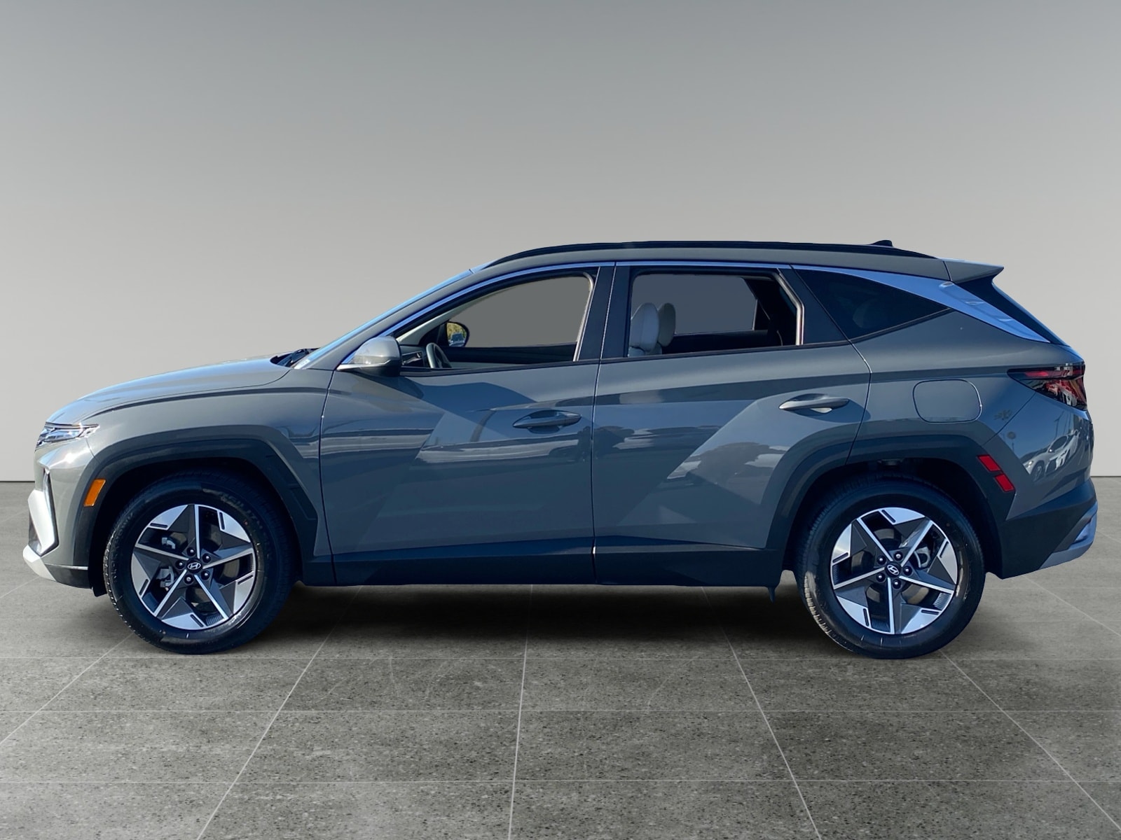 2025 Hyundai Tucson SEL photo 2