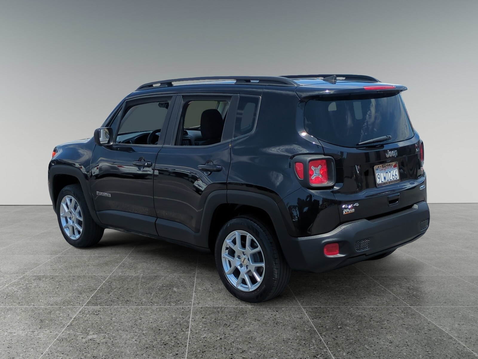 2022 Jeep Renegade Latitude photo 2