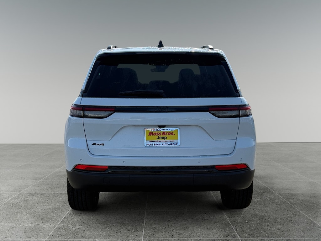 New 2025 Jeep Grand Cherokee Laredo Sport Utility