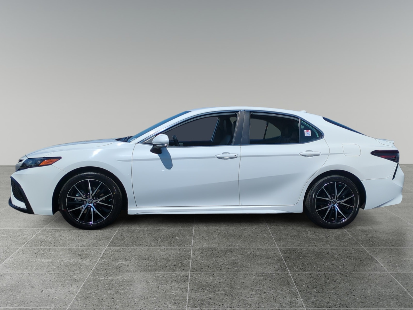 Used 2022 Toyota Camry SE with VIN 4T1G11AK5NU664002 for sale in San Bernardino, CA