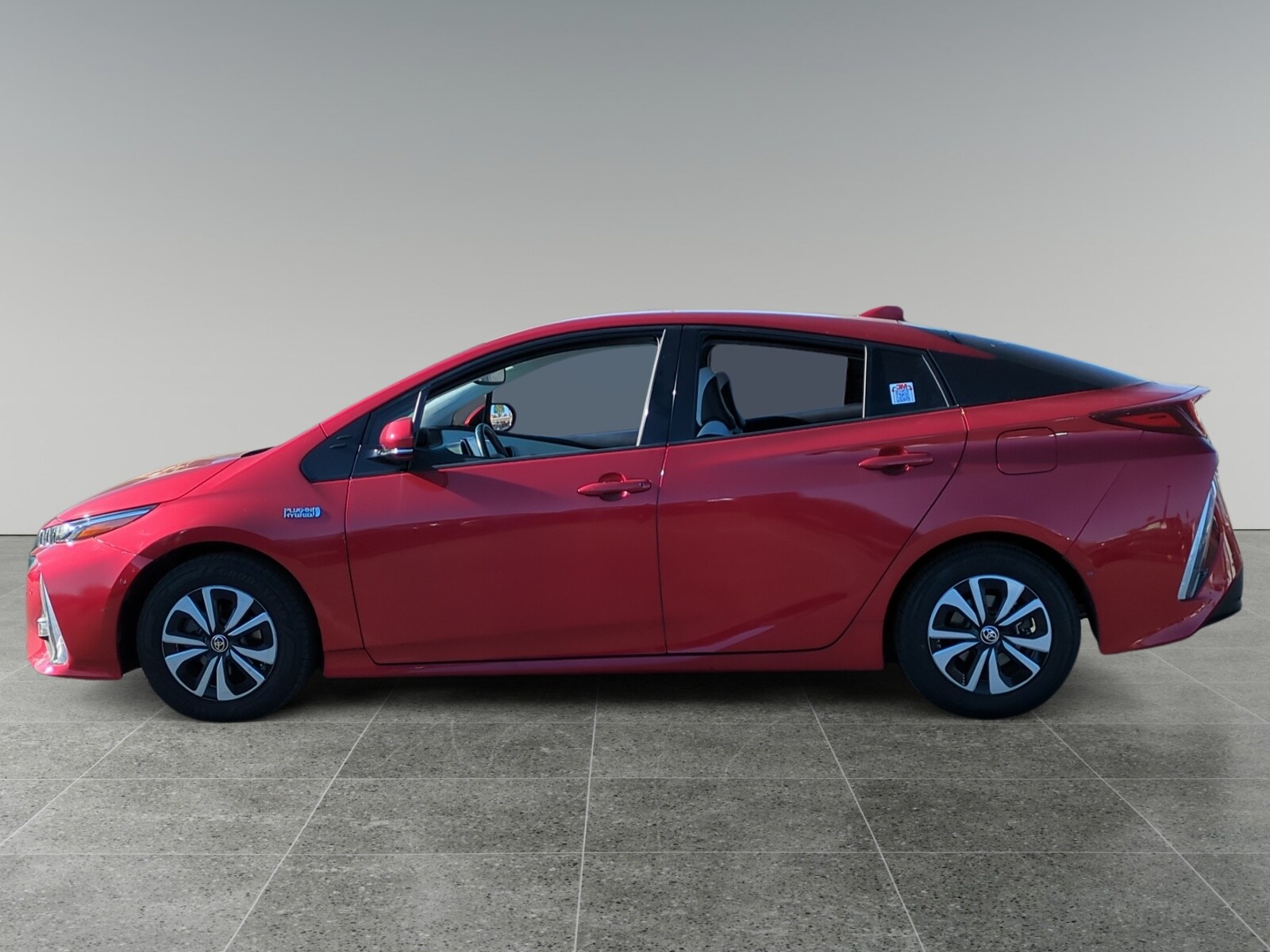 2017 Toyota Prius Prime Advanced photo 2
