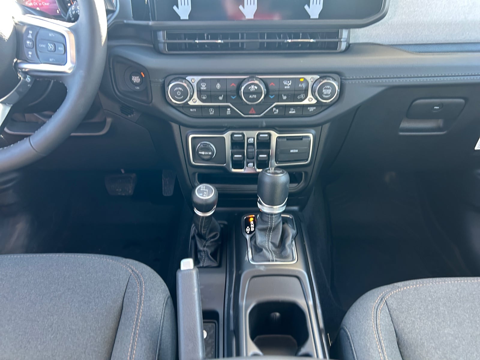 2026 Jeep Wrangler 4-Door Sahara - Photo 11