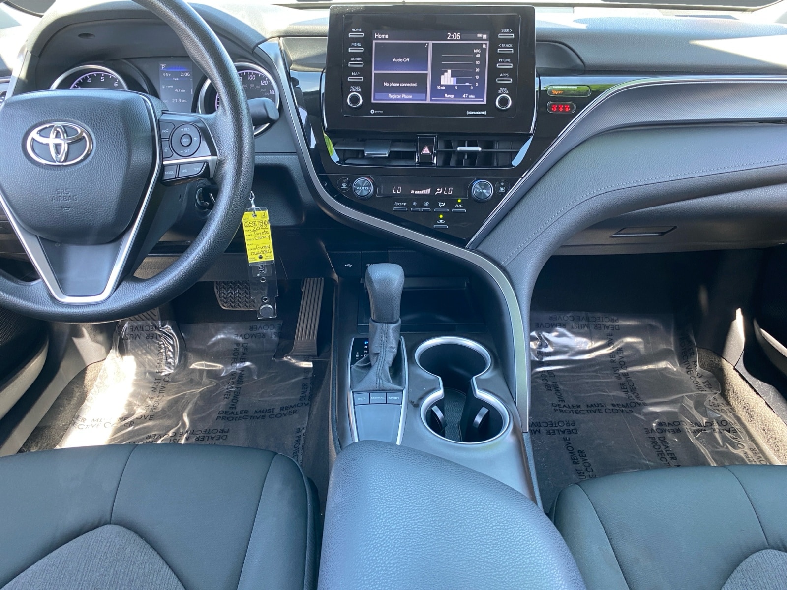 2022 Toyota Camry LE - Photo 11