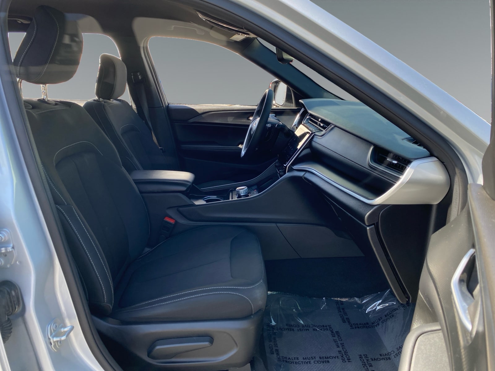 2024 Jeep Grand Cherokee L Laredo - Photo 15