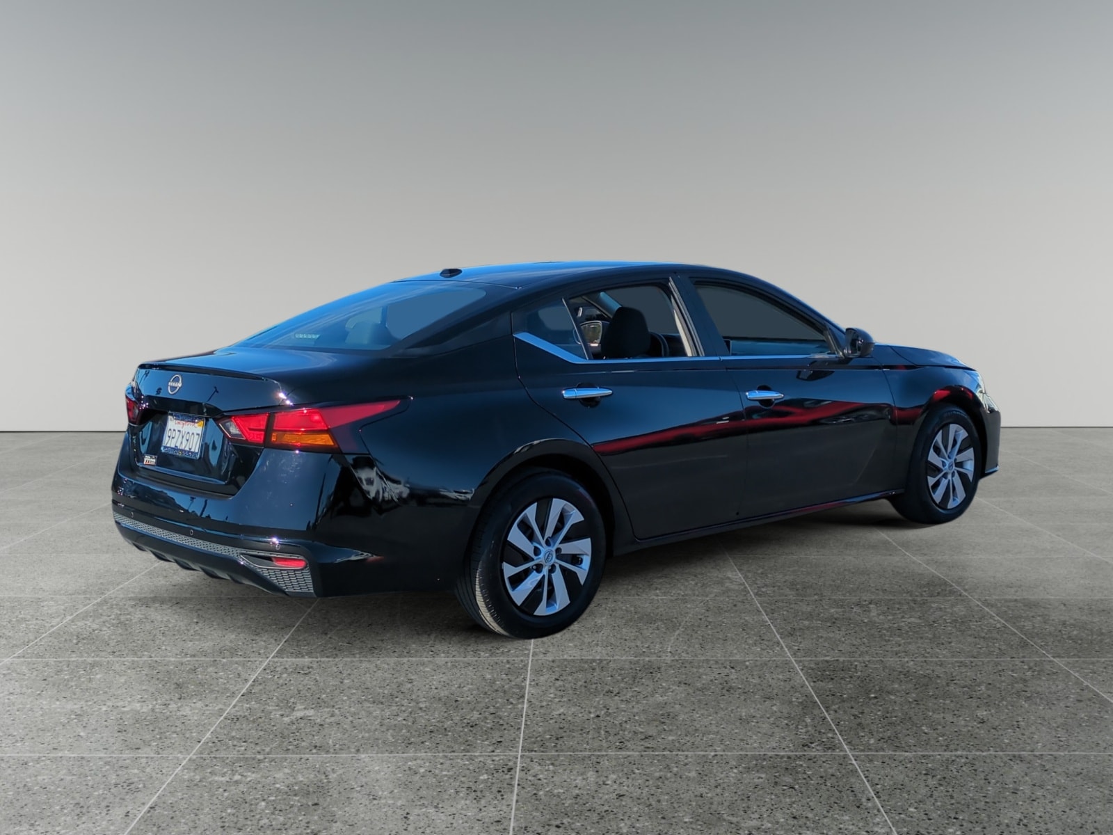 2025 Nissan Altima S photo 5