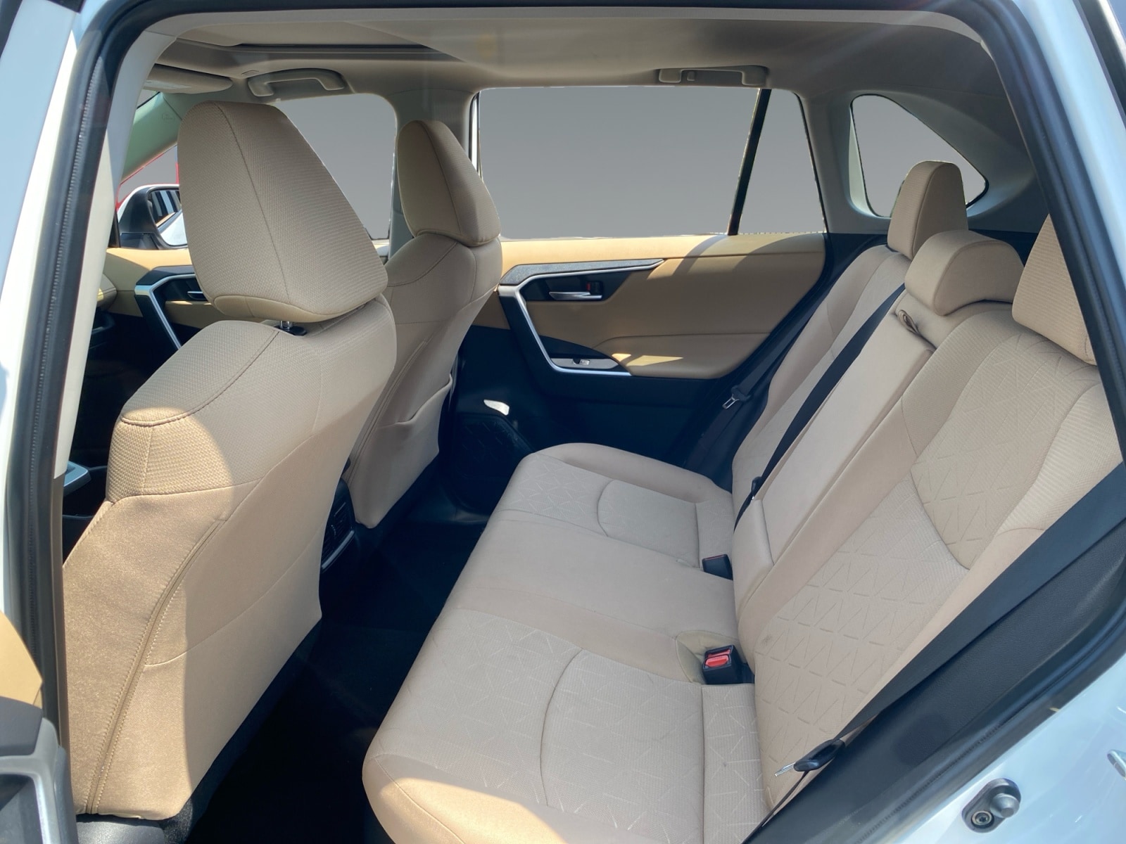 2023 Toyota RAV4 XLE - Photo 12