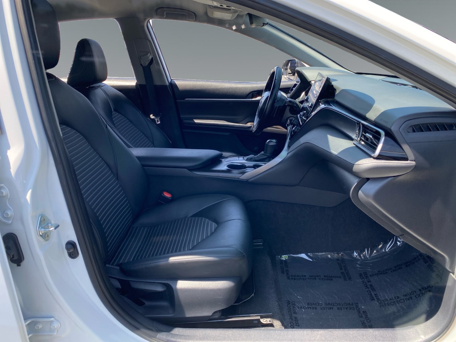 2023 Toyota Camry SE - Photo 15