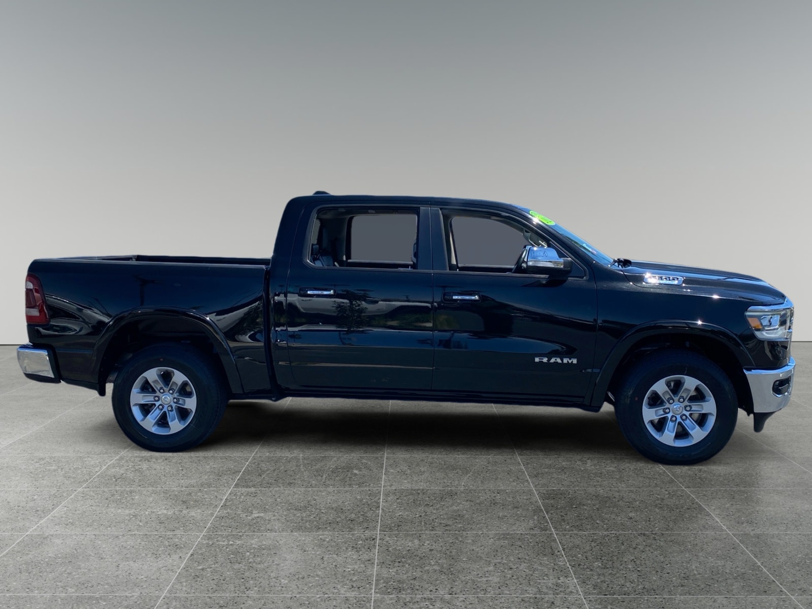 2022 Ram 1500 Laramie photo 6