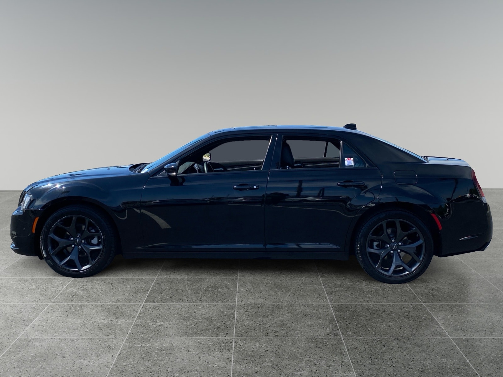 2023 Chrysler 300 S photo 2