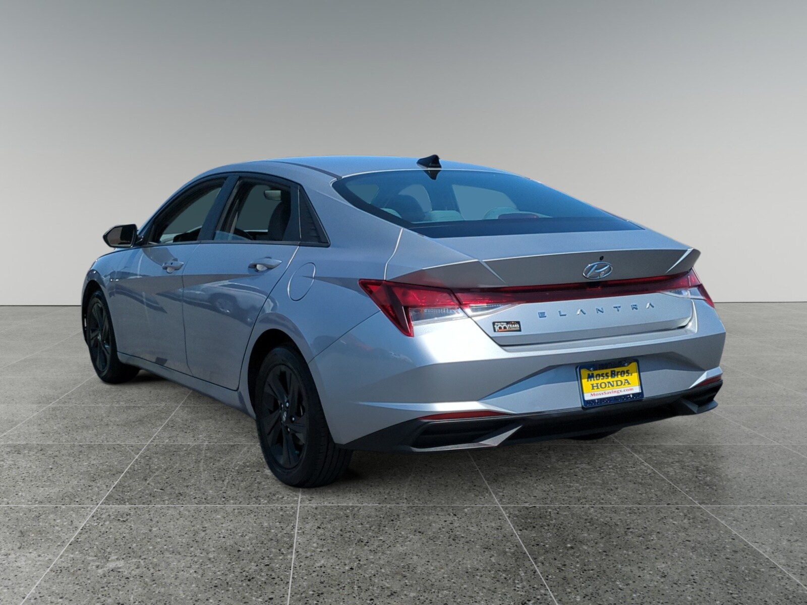 2023 Hyundai Elantra SEL photo 3