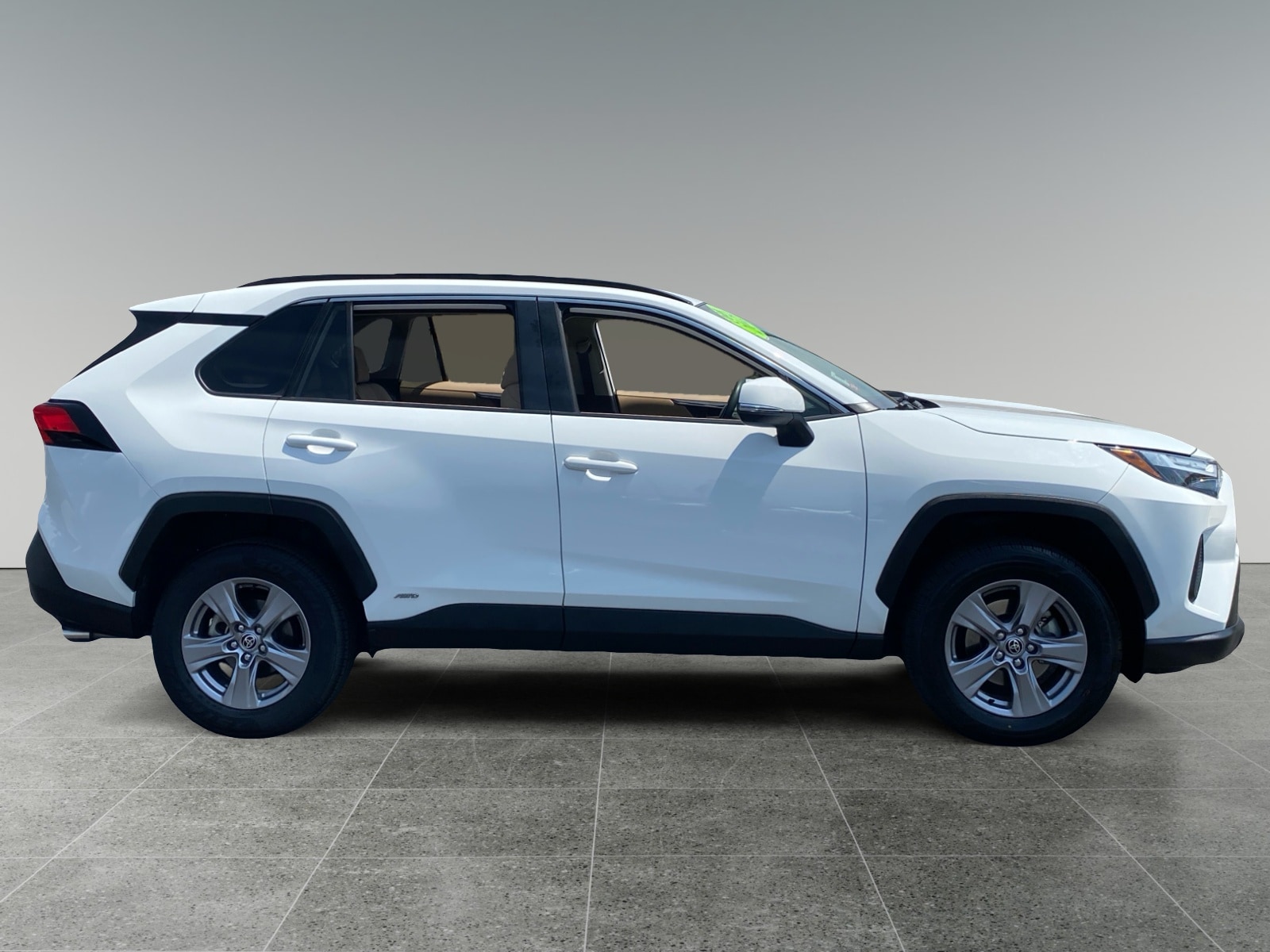 2023 Toyota RAV4 XLE - Photo 6