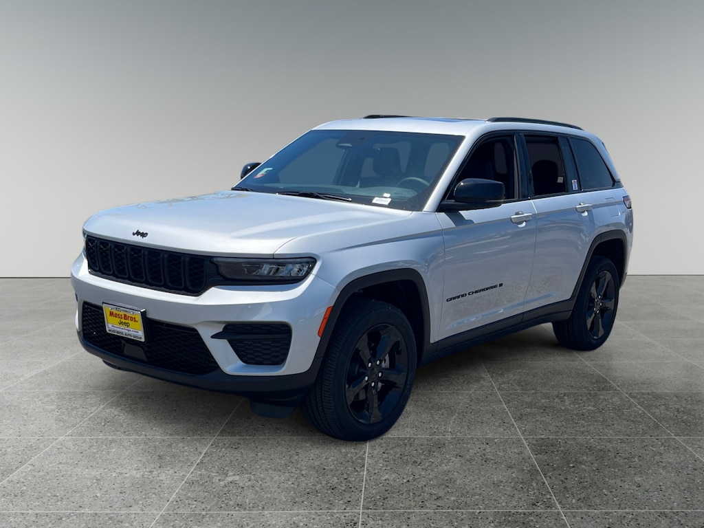 New 2025 Jeep Grand Cherokee Laredo Sport Utility