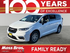2026 Chrysler Pacifica Select Passenger Van