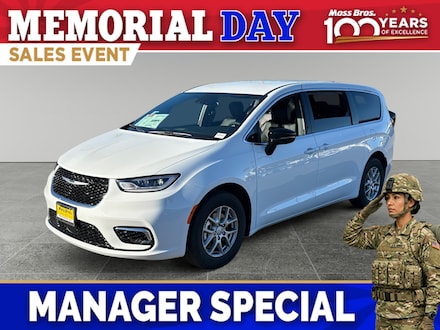 2026 Chrysler Pacifica Select Passenger Van