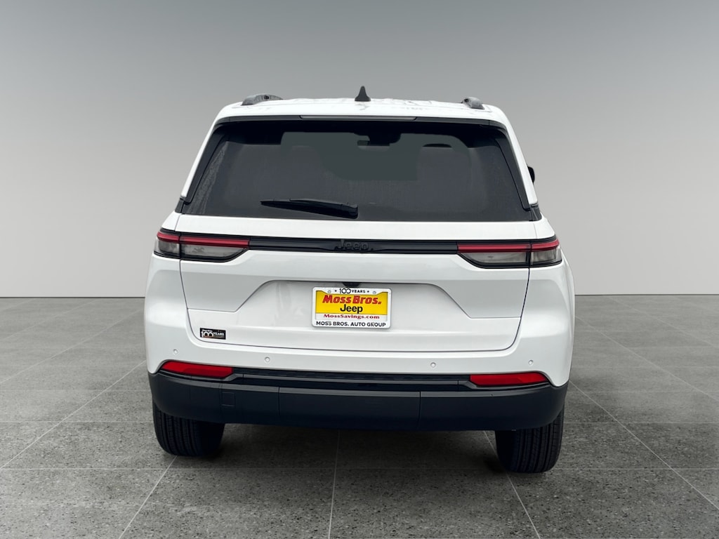 New 2025 Jeep Grand Cherokee Laredo Sport Utility