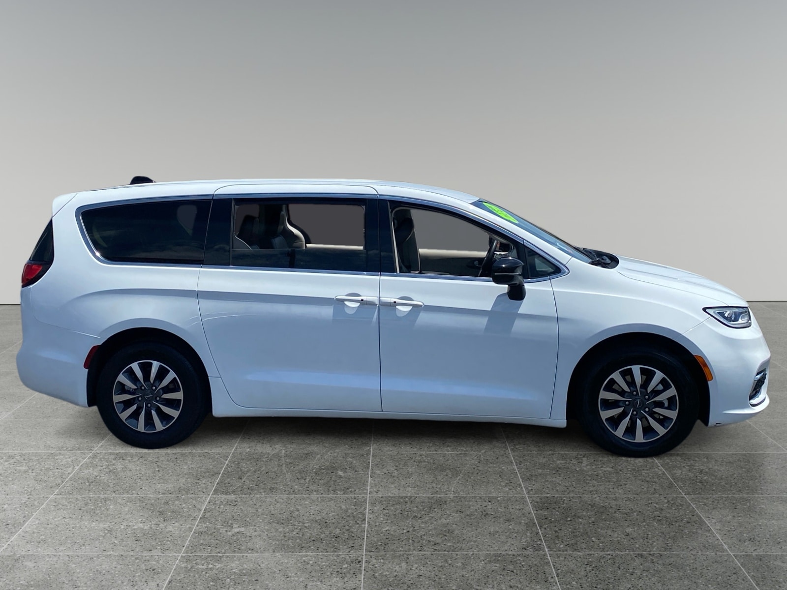 2024 Chrysler Pacifica PHEV Select - Photo 6