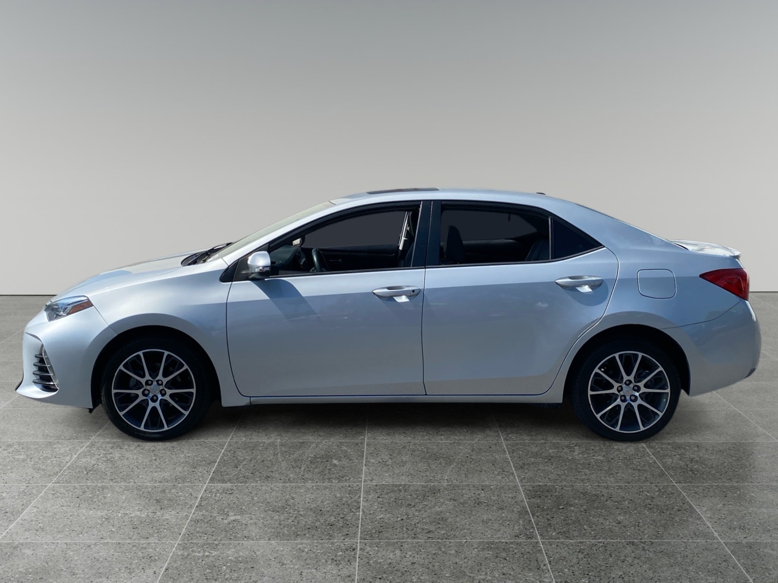 2017 Toyota Corolla photo 2