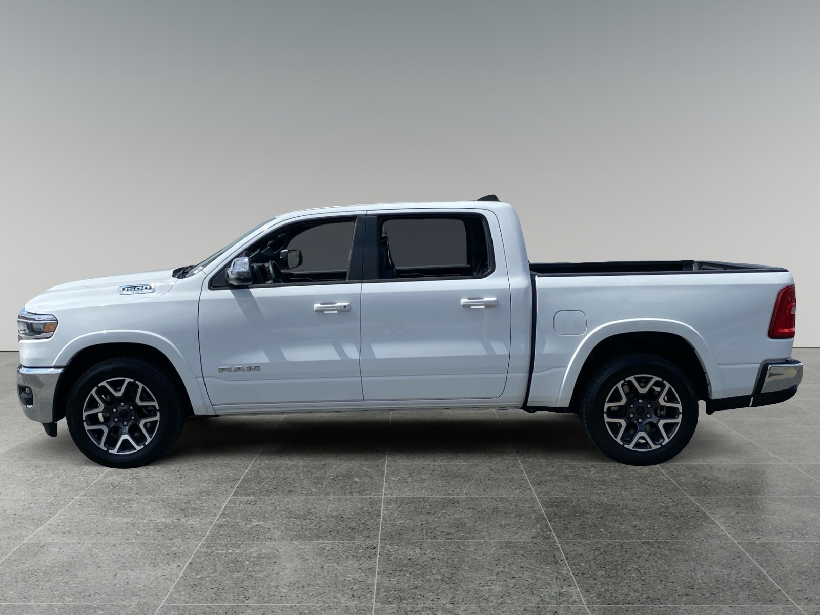 2025 Ram 1500 Laramie photo 2