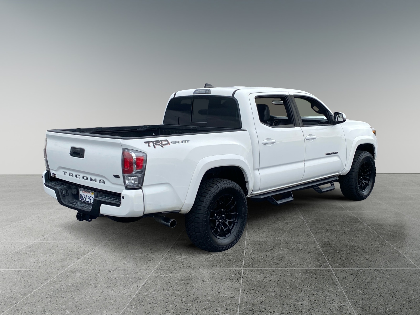 View vehicle photo 5