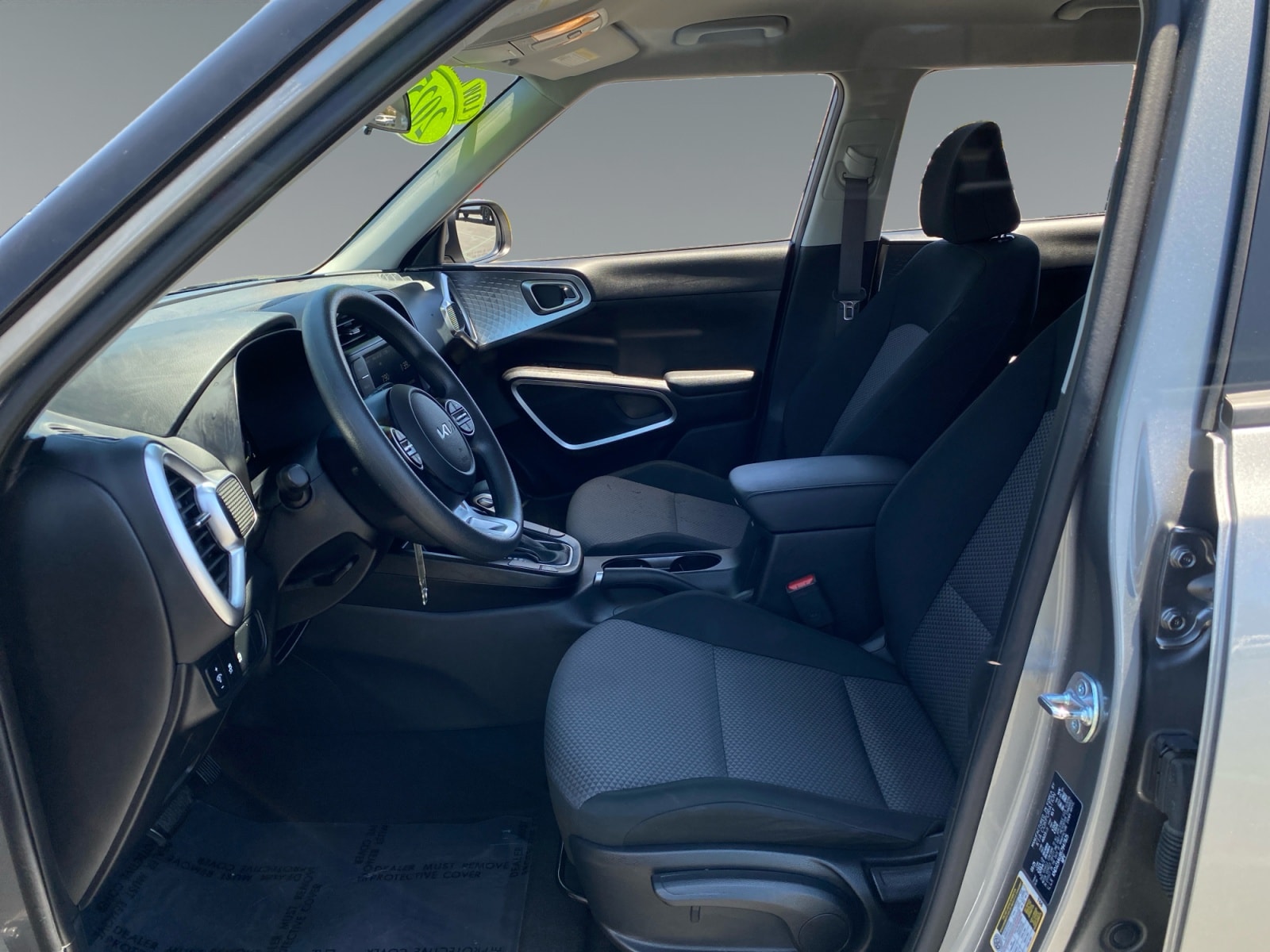2025 Kia Soul LX - Photo 9