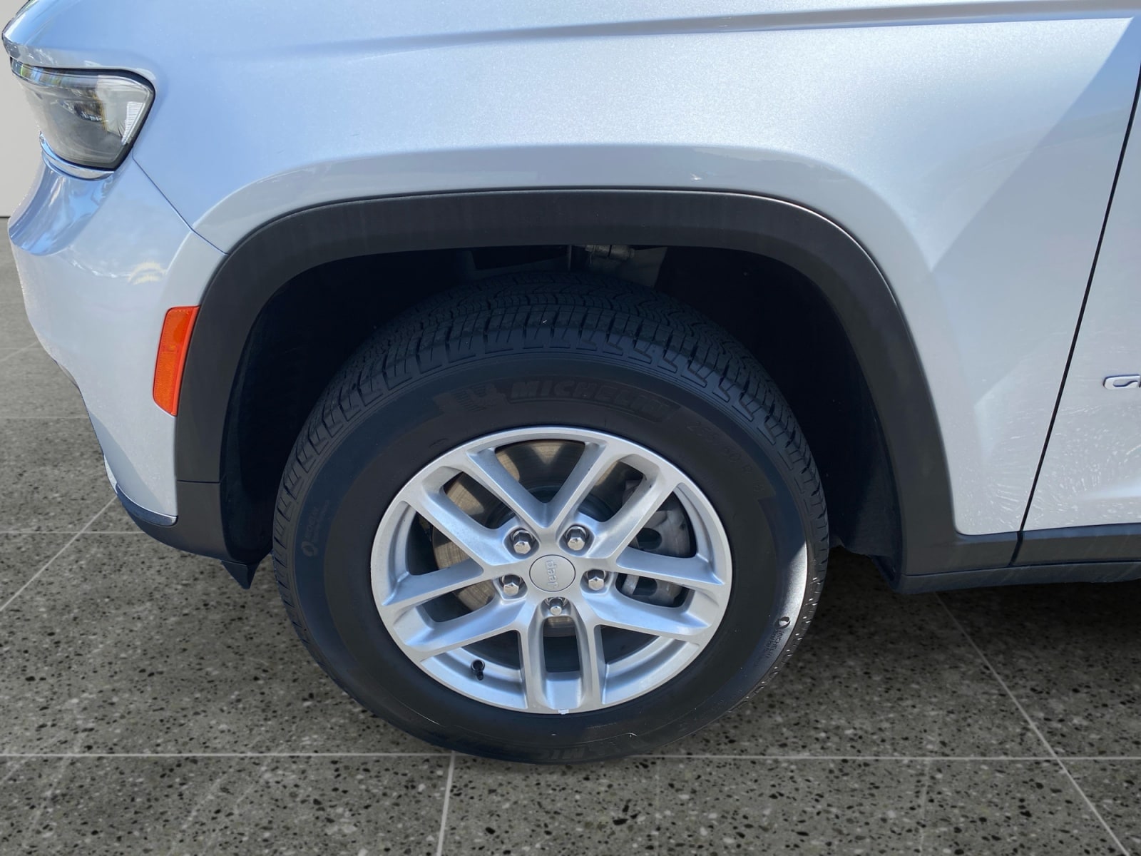 2024 Jeep Grand Cherokee L Laredo - Photo 14