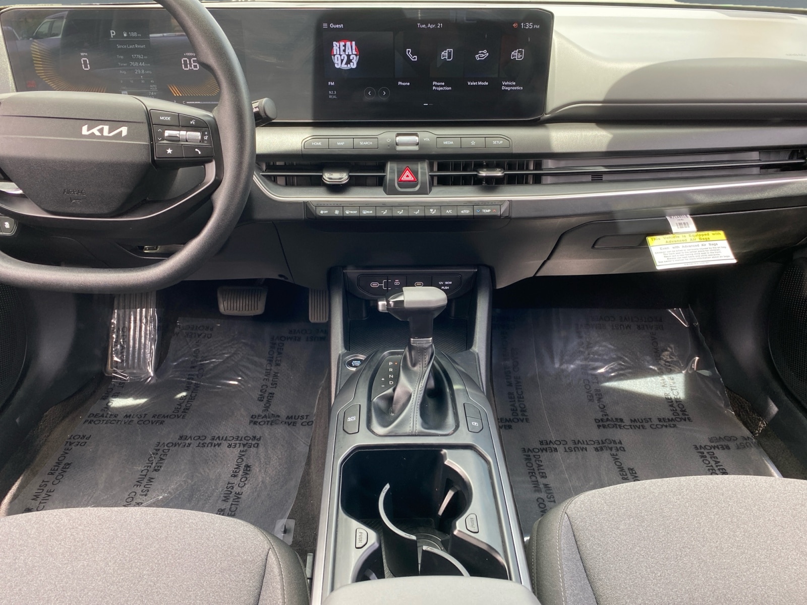 2025 Kia K4 LXS - Photo 11