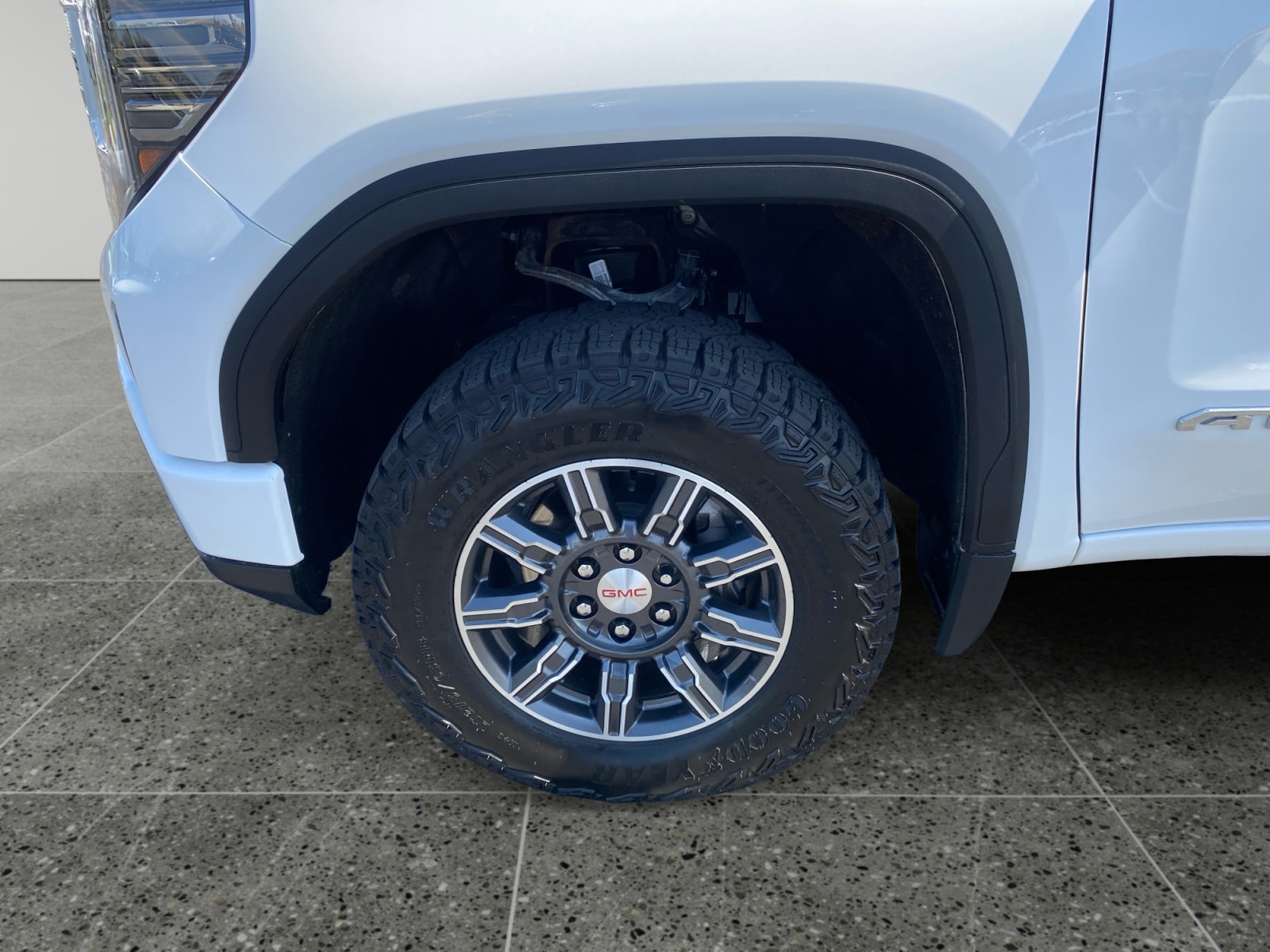 2025 GMC Sierra 1500 AT4 - Photo 13