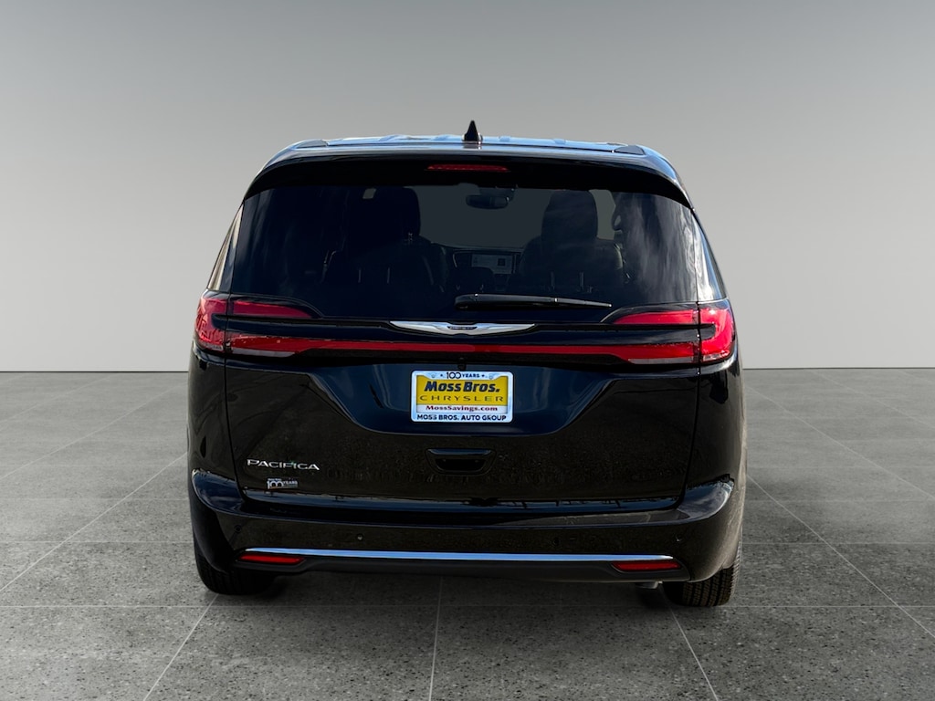 New 2026 Chrysler Pacifica Select Passenger Van