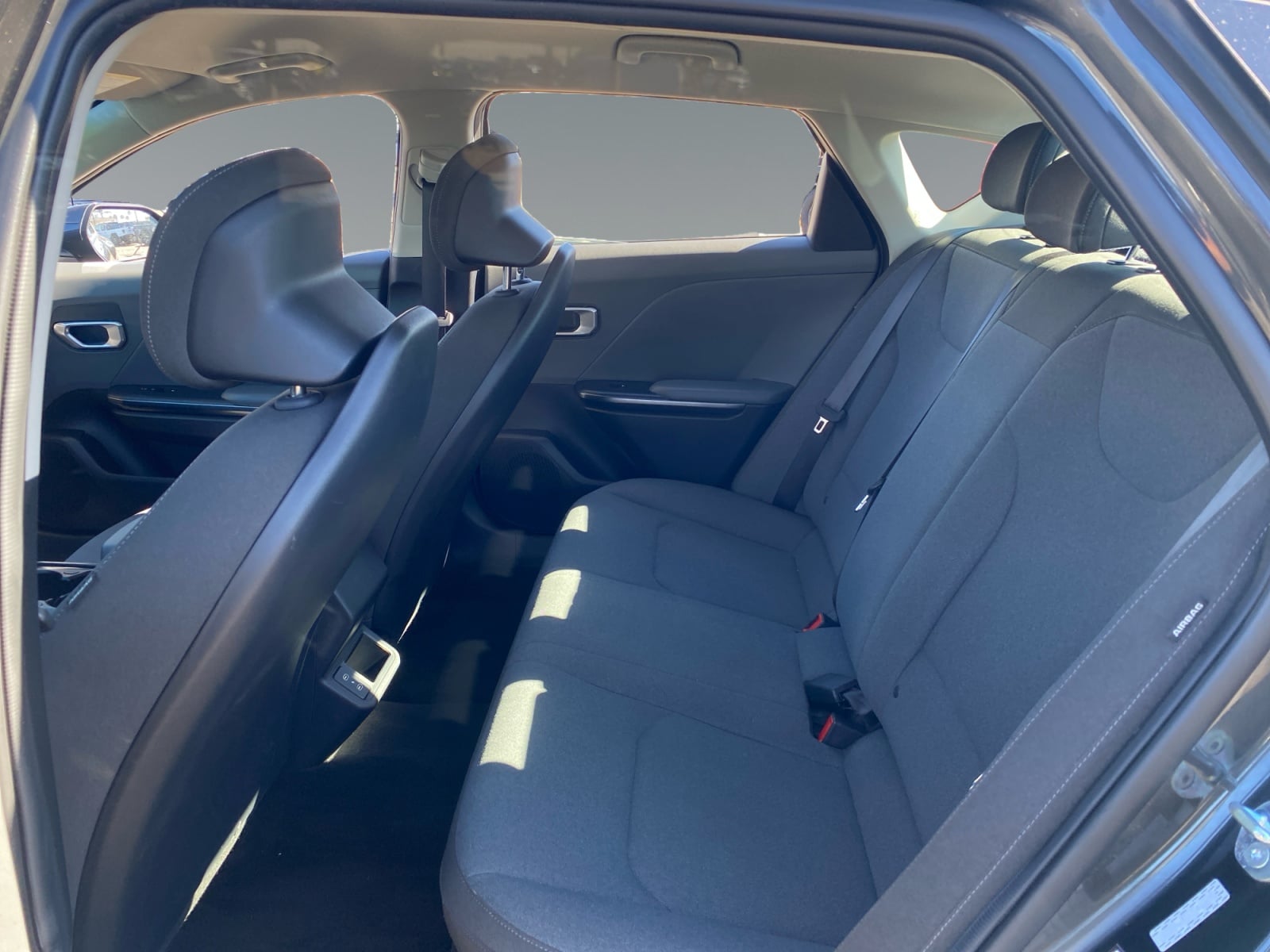 2025 Kia K4 LXS - Photo 13