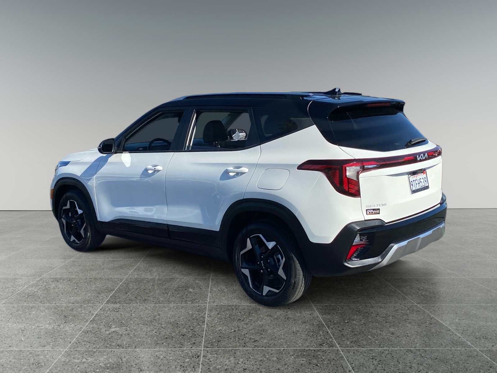 2025 Kia Seltos S photo 3