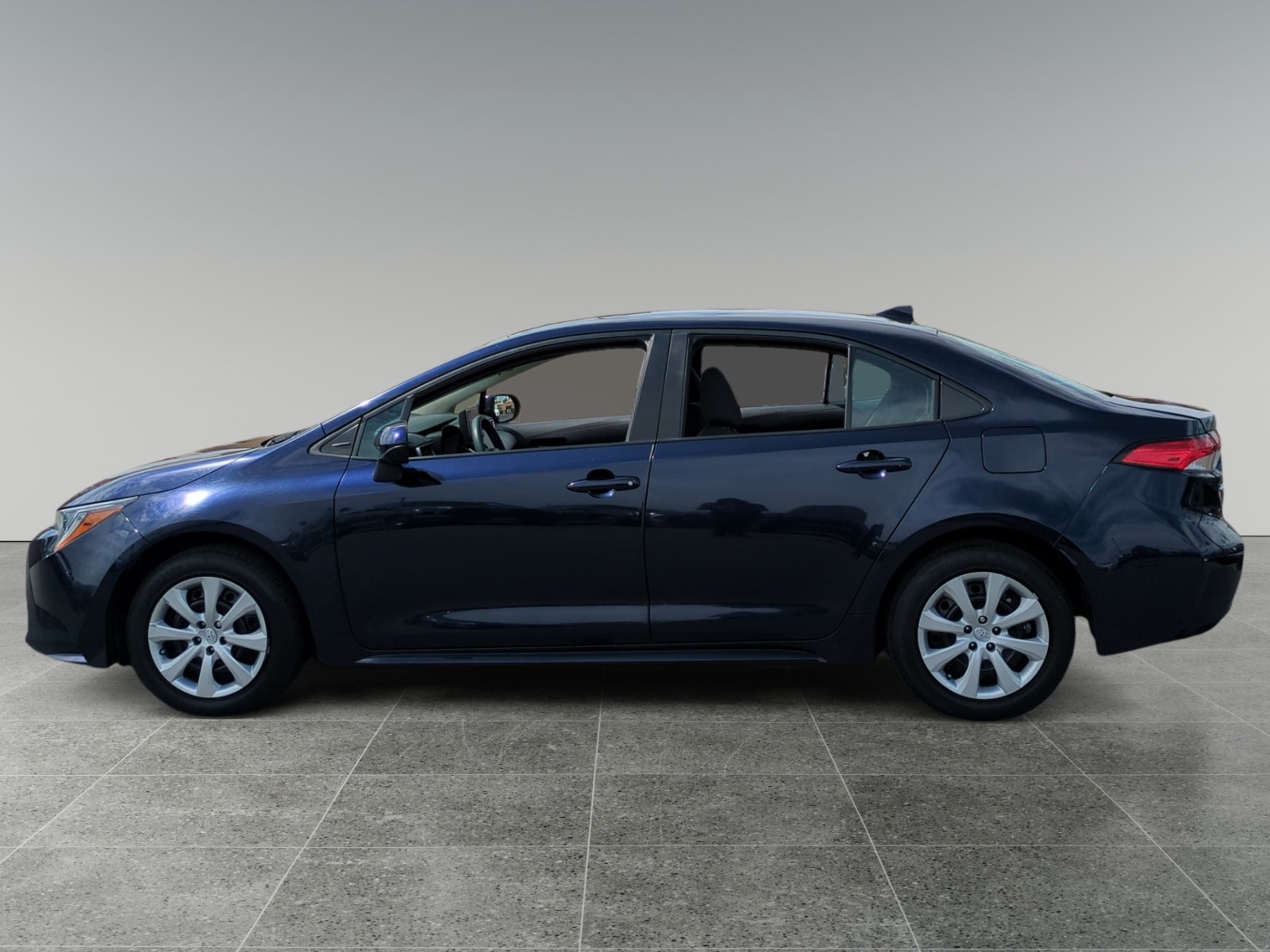 Used 2022 Toyota Corolla LE with VIN 5YFEPMAE0NP366010 for sale in Northfield, Minnesota