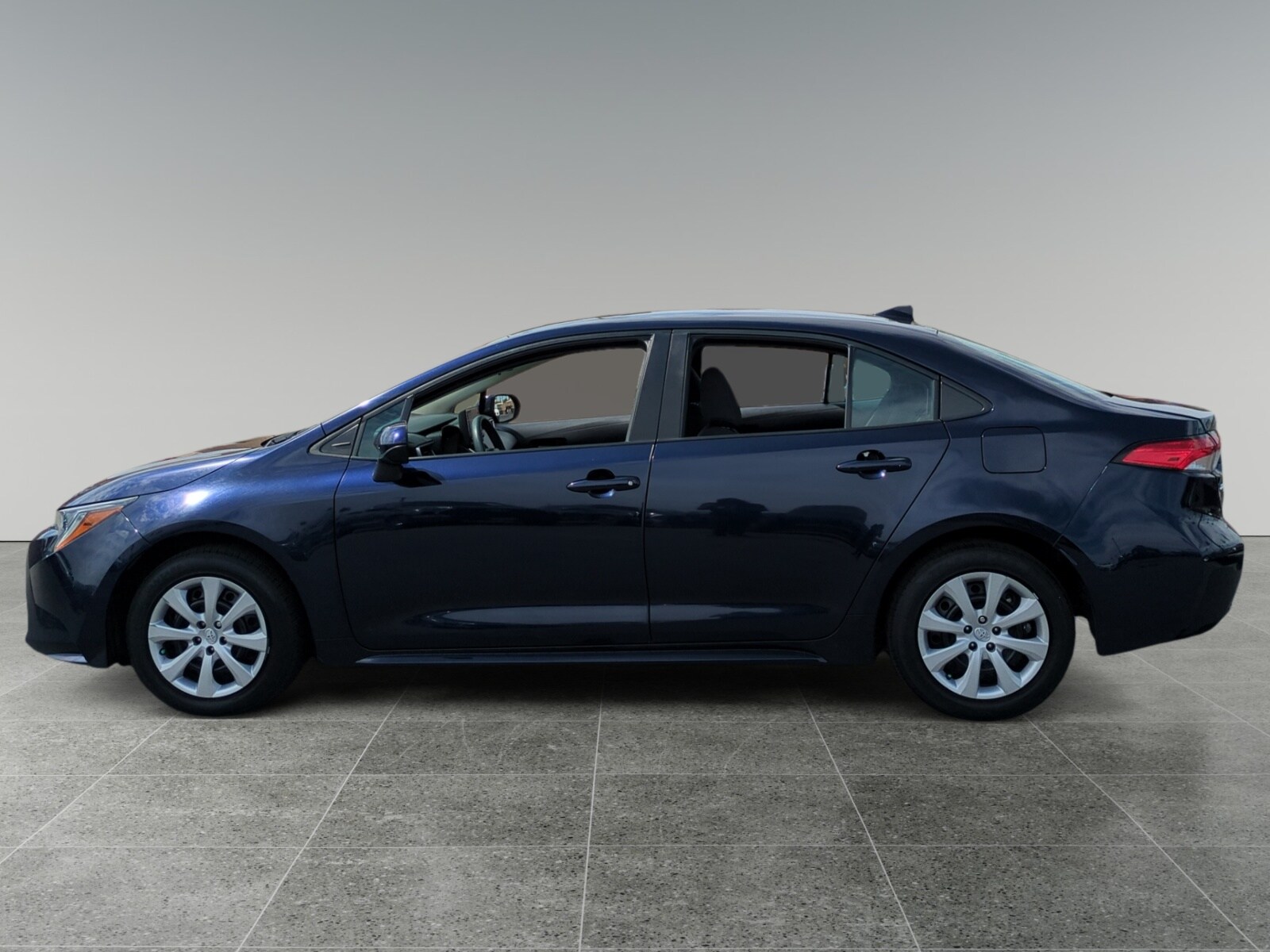 2022 Toyota Corolla LE photo 2