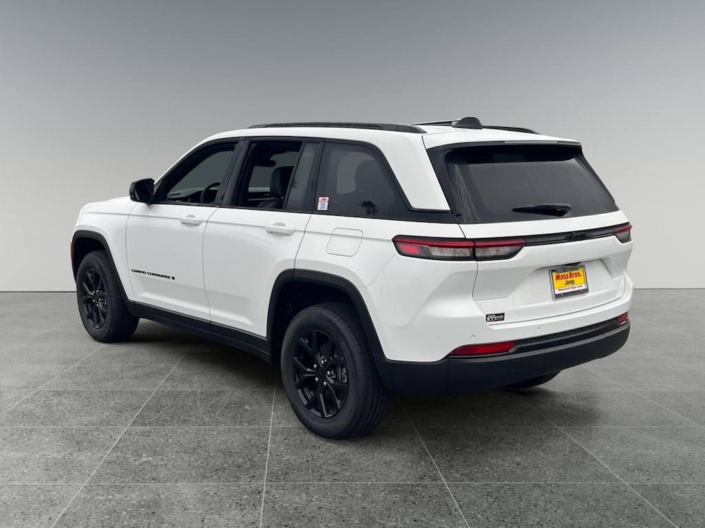 New 2025 Jeep Grand Cherokee Laredo Sport Utility