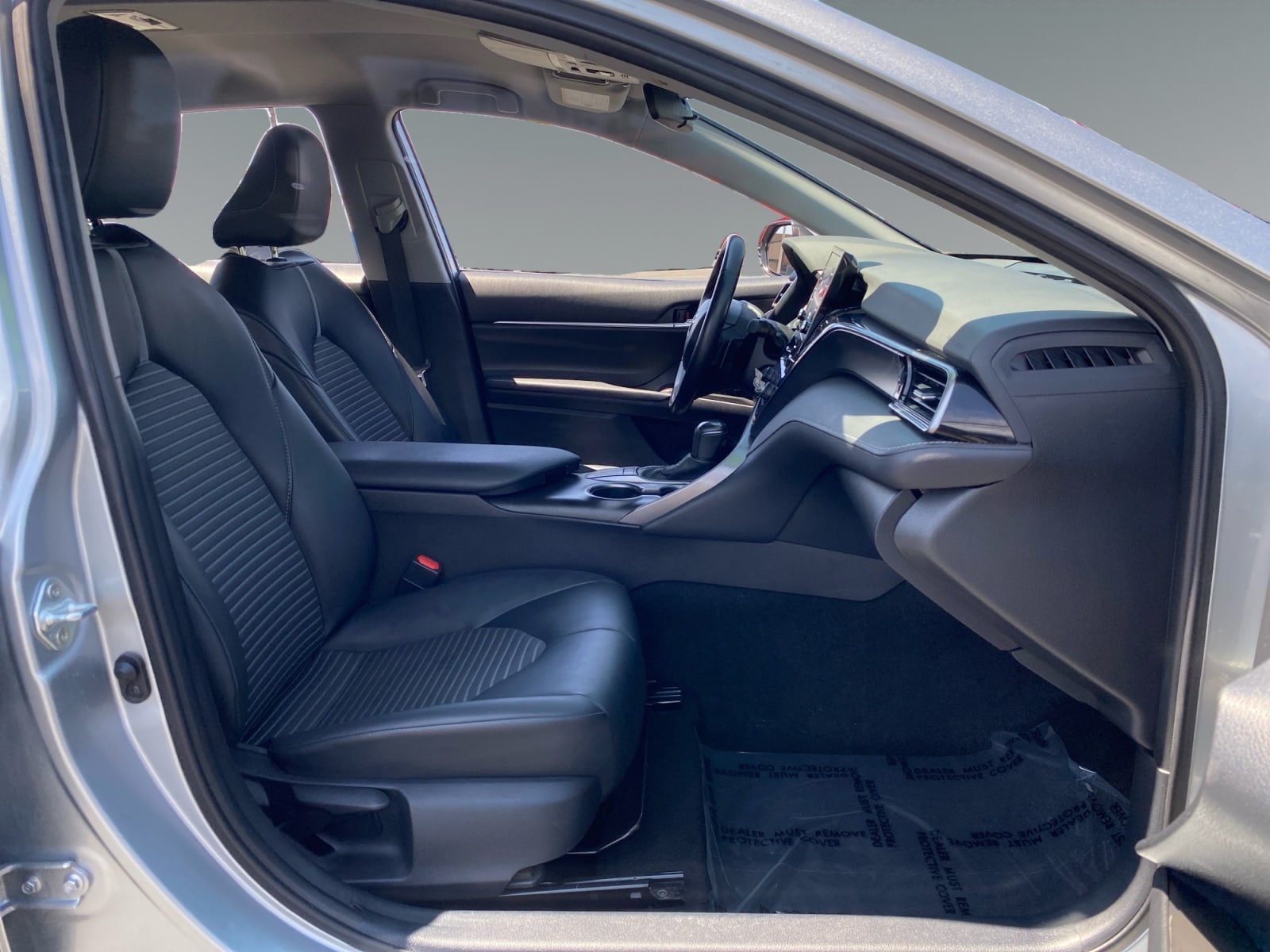2023 Toyota Camry SE - Photo 15