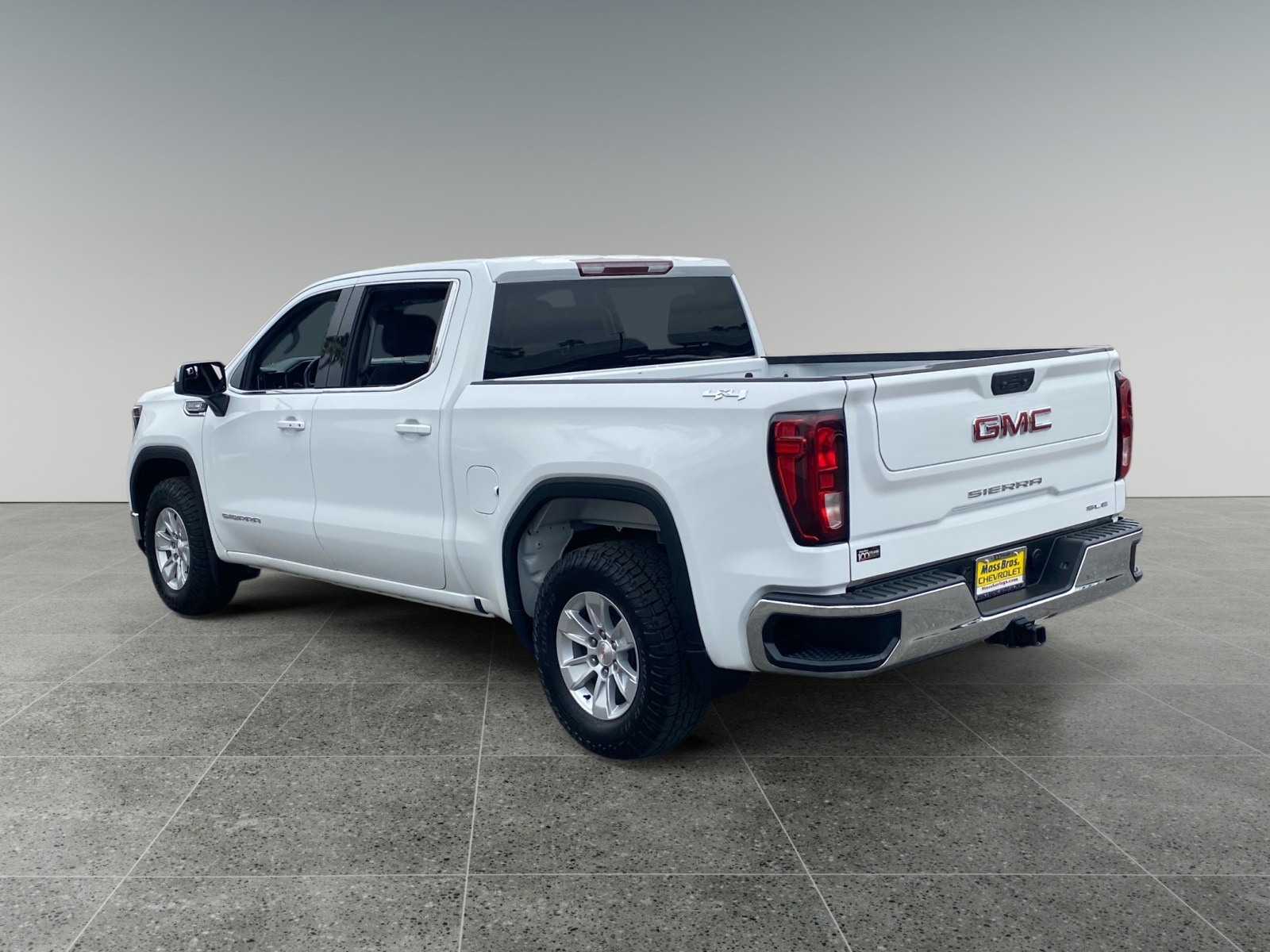 2023 GMC Sierra 1500 SLE photo 3
