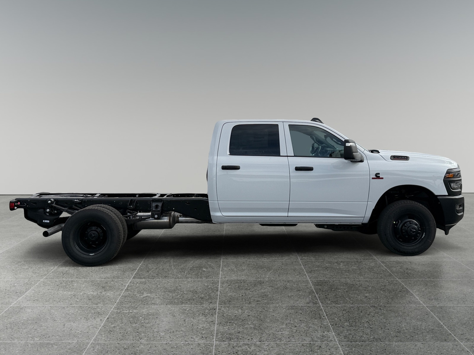2026 RAM 3500 Chassis Tradesman - Photo 6