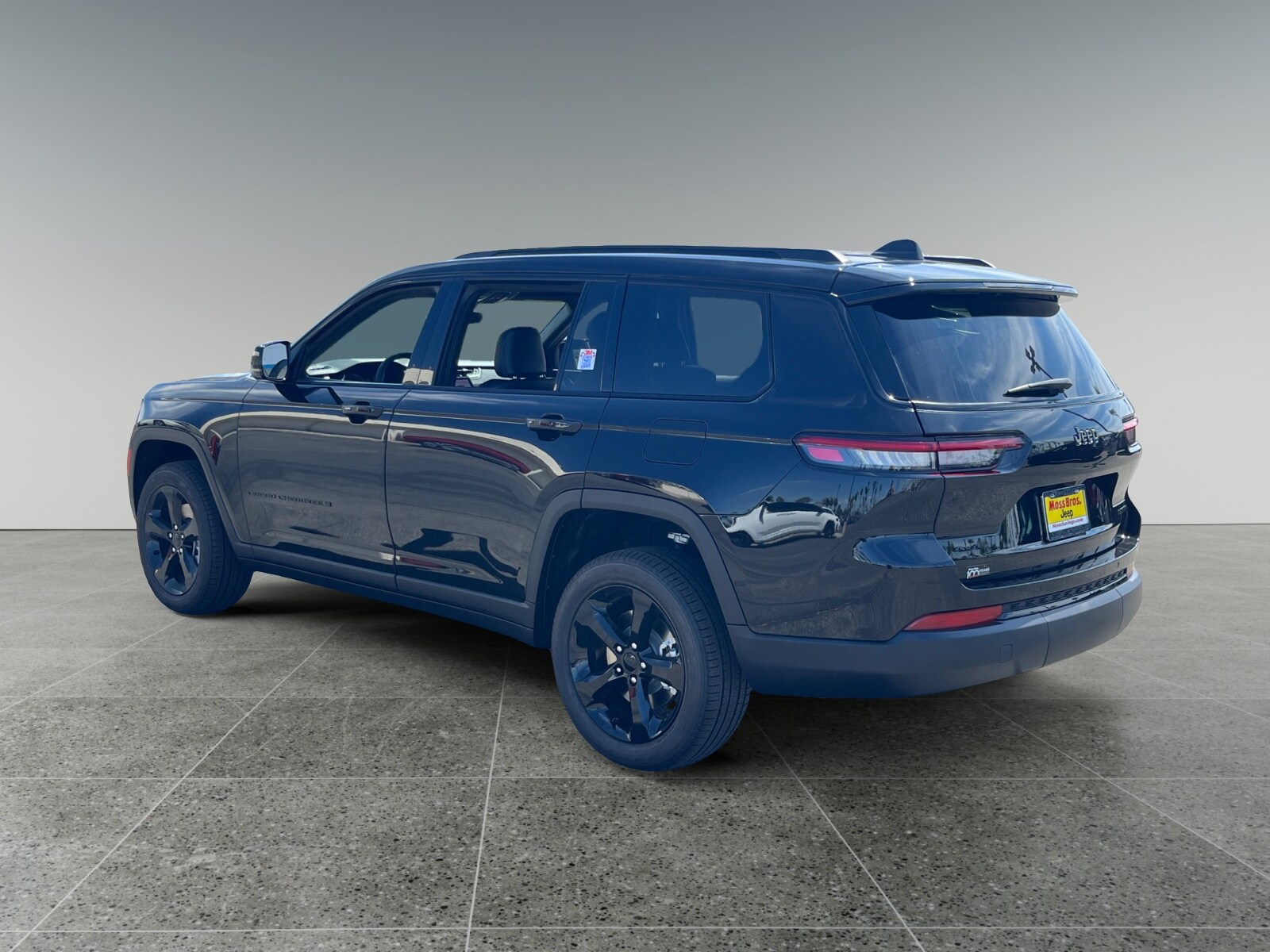 2025 Jeep Grand Cherokee Limited photo 3