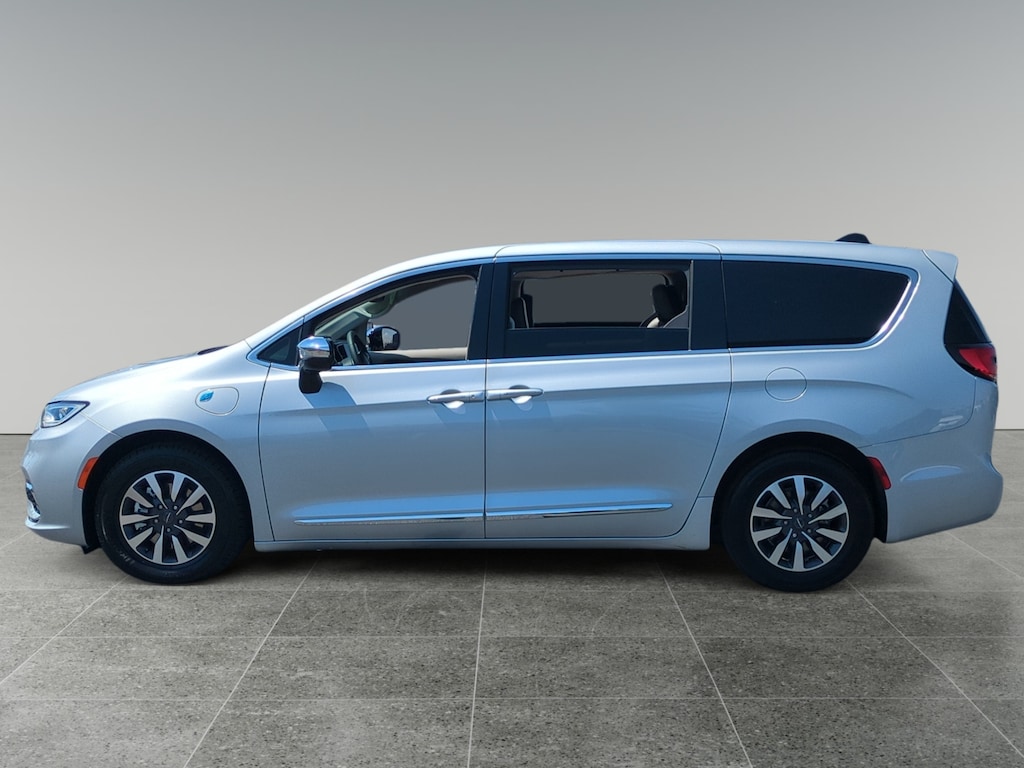 Used 2023 Chrysler Pacifica Plug-In Hybrid Limited Van Passenger Van