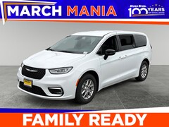 2026 Chrysler Pacifica Select Passenger Van