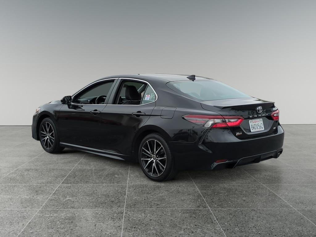 Used 2021 Toyota Camry SE Sedan