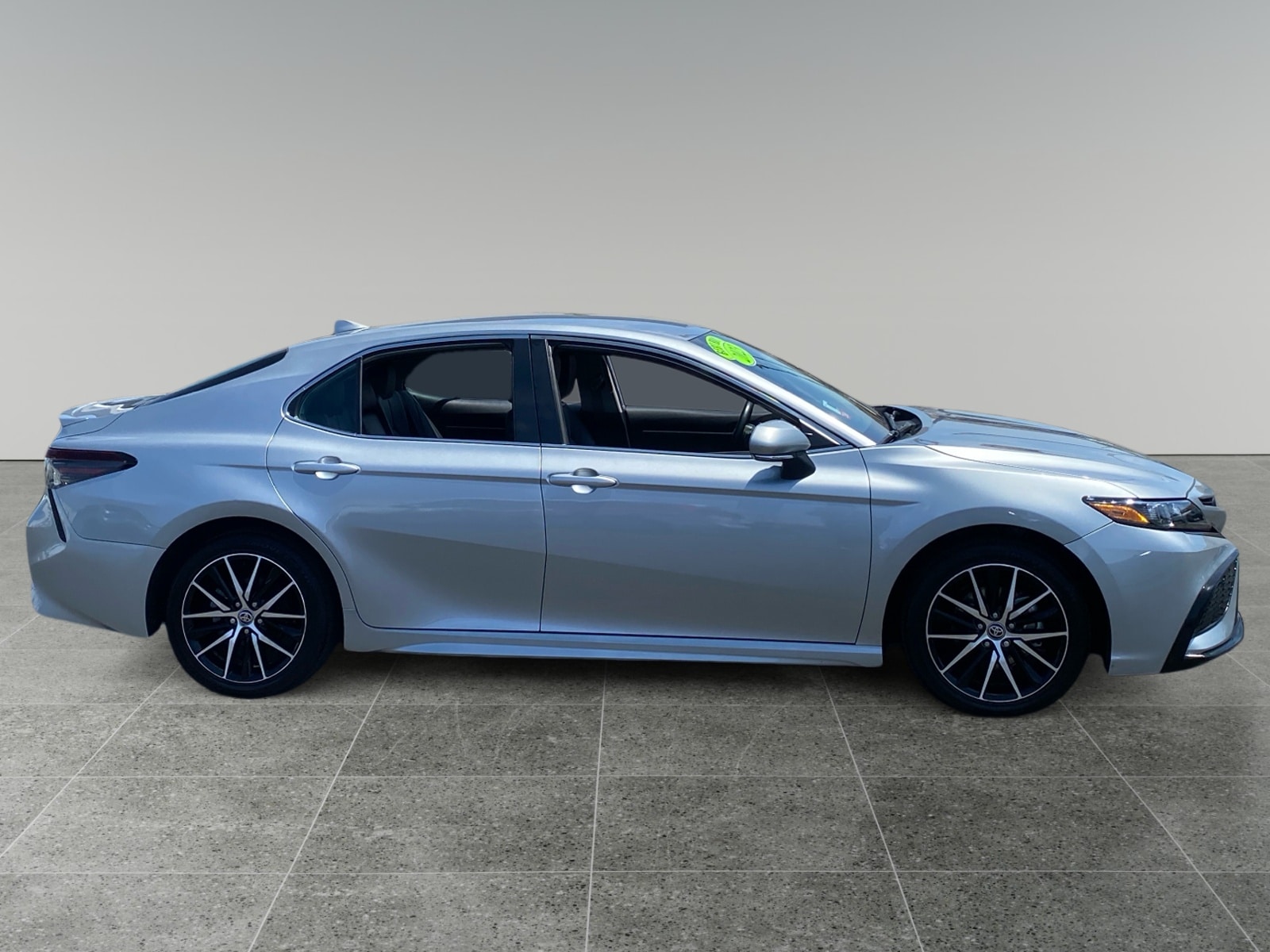2023 Toyota Camry SE - Photo 6