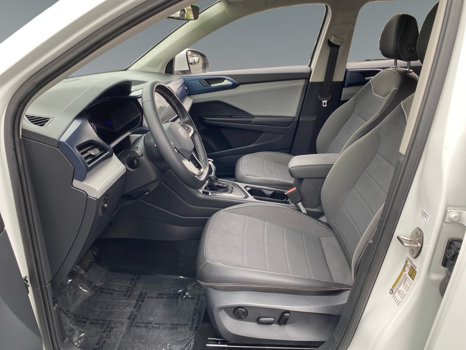 2024 Volkswagen Taos SE - Photo 9