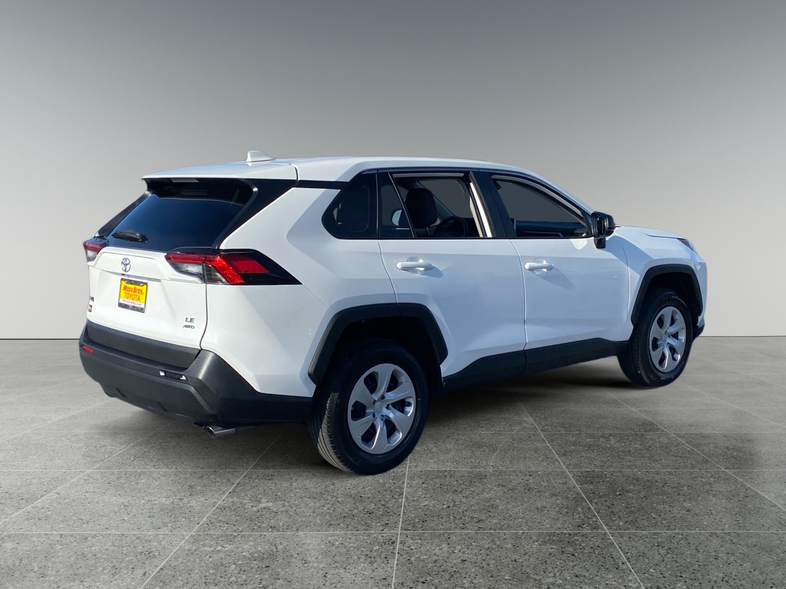 2024 Toyota RAV4 LE photo 5