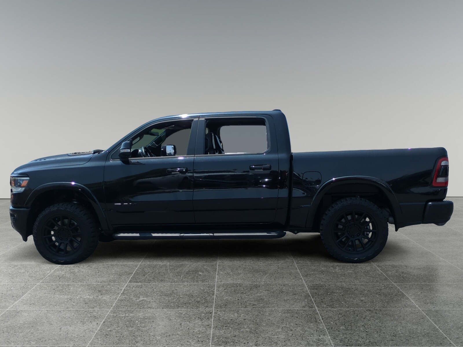 2022 Ram 1500 Laramie photo 2