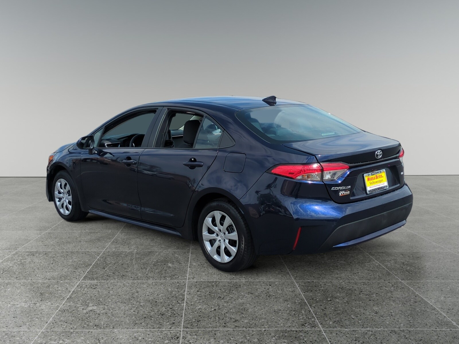 2022 Toyota Corolla LE photo 3