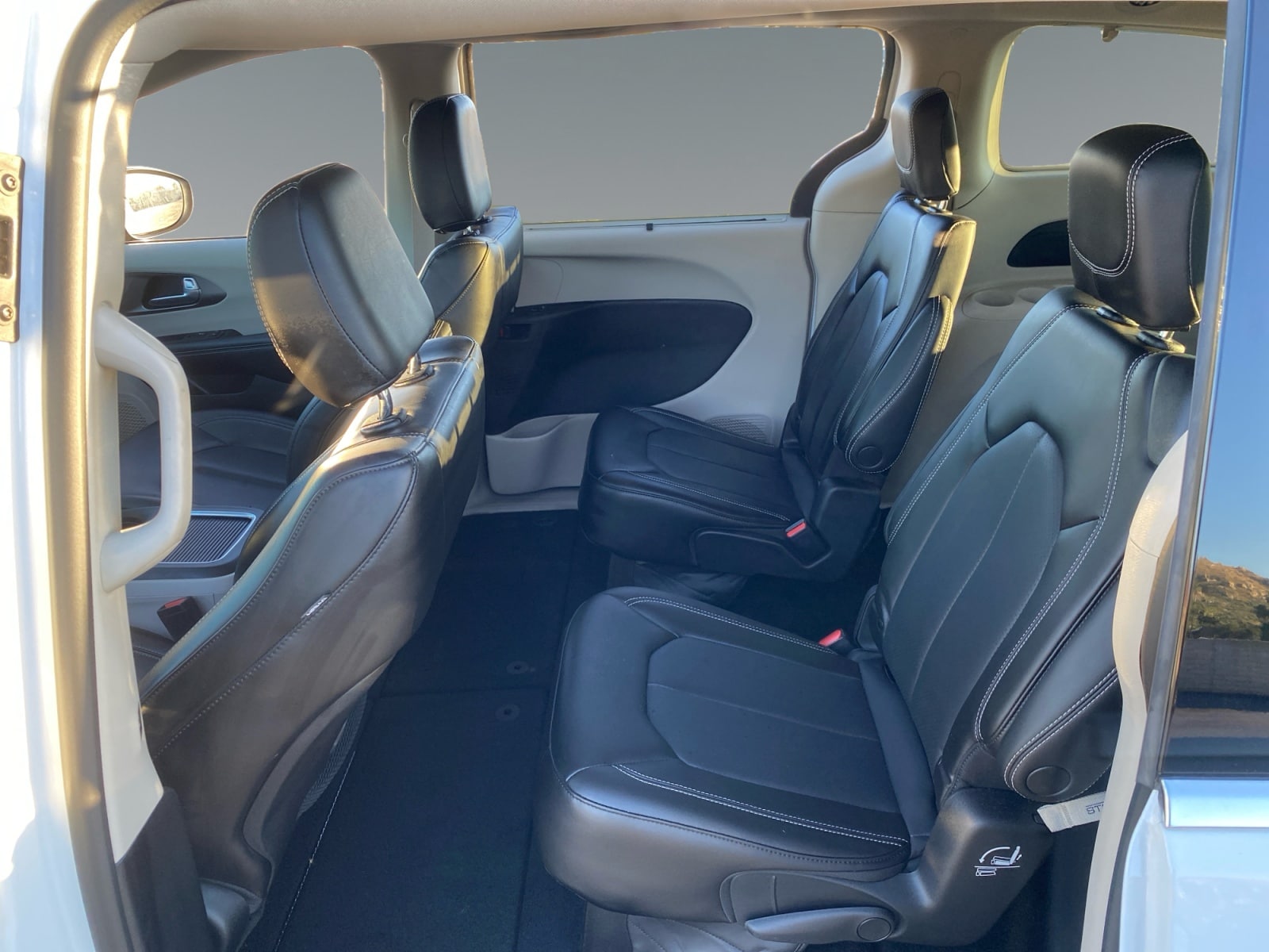 2023 Chrysler Pacifica Touring L - Photo 13