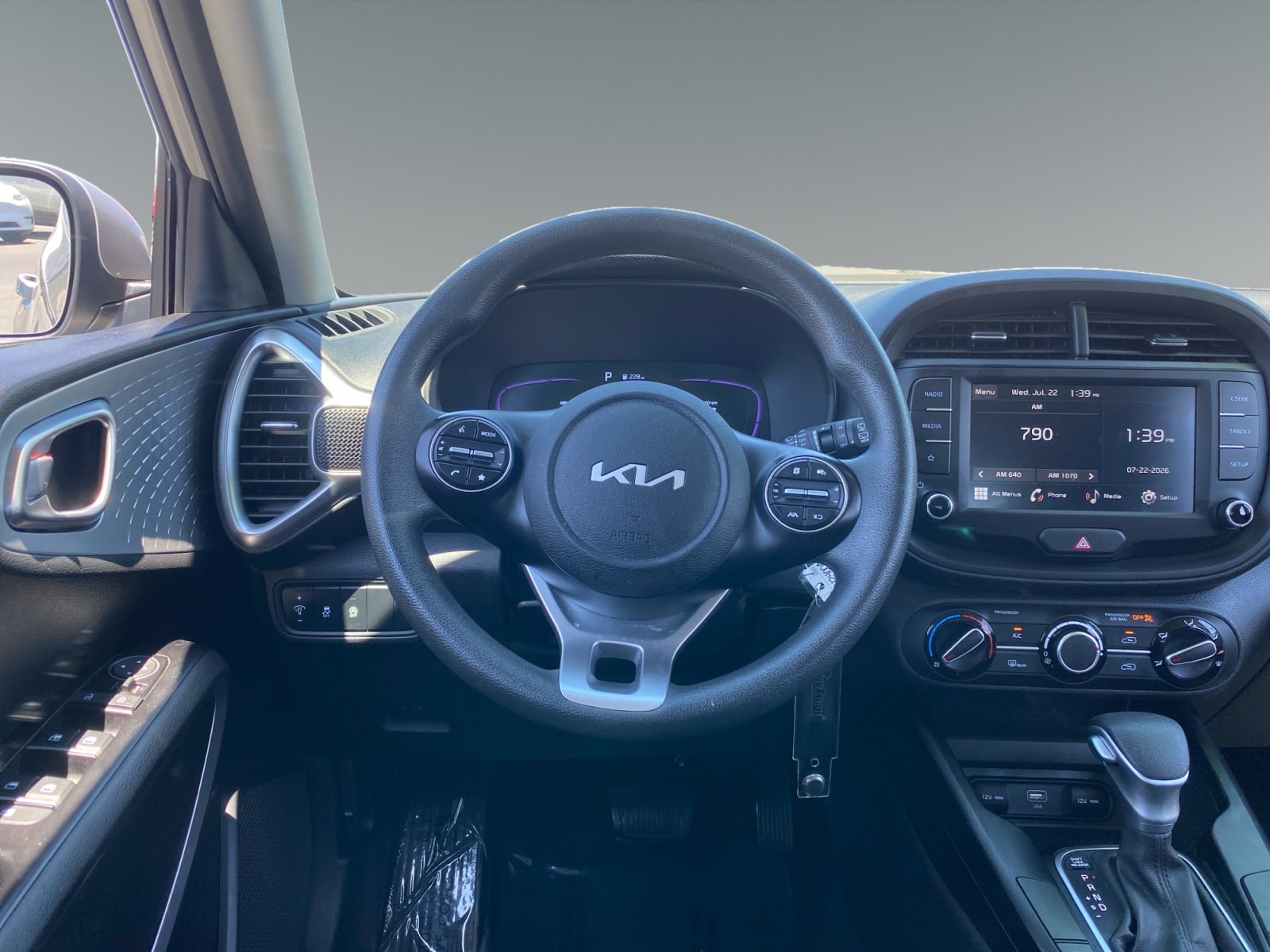2025 Kia Soul LX - Photo 12