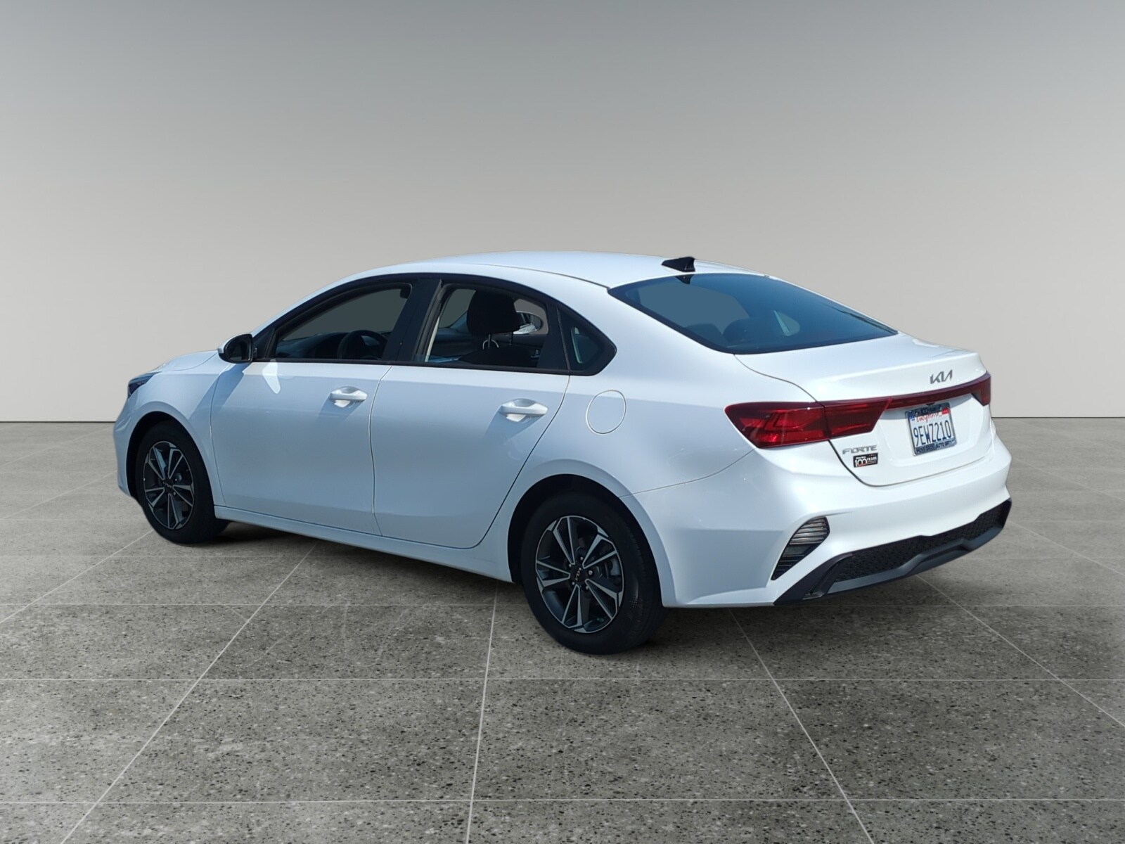 2023 Kia Forte LXS photo 3